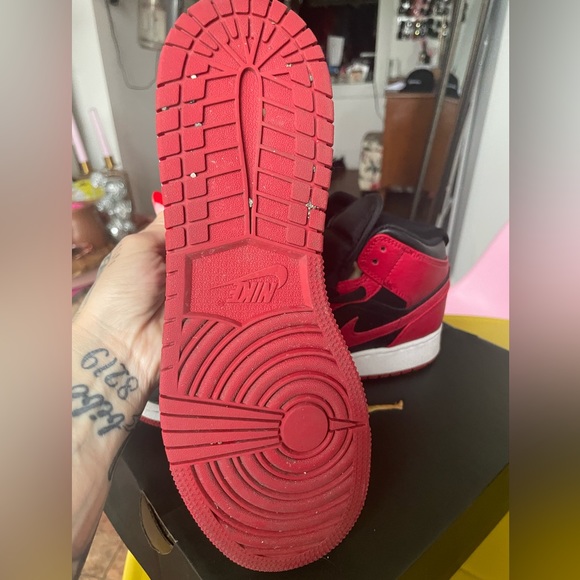 Jordan 1 mid sz 6 (38.5) - Picture 4 of 5